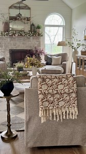 Some new pretties I’m sharing! This beautiful brown and cream floral throw was gifted to me from @sunny_dzyns. It is stylish and lightweight and is the perfect way to add some cozy summer vibes to your home. Also loving my new distressed gold pedestal end table that’s the perfect size to use between two accent chairs, or for any place you need a smaller end table. And no reel is complete without at least one special kitty making an appearance. Finny for the cute win today. 🧡 Comment shop for a 