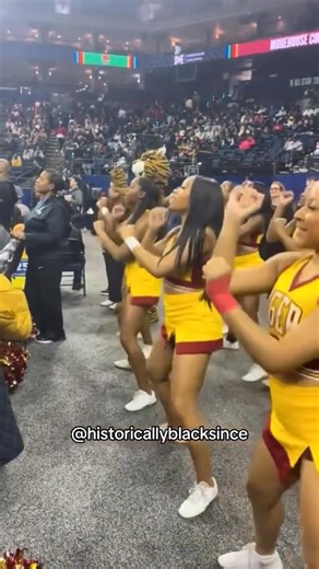 🏀 2025 NBA HBCU Classic: Tuskegee Takes the W! 🎉 The Tuskegee Golden Tigers came through and handled business, taking down Morehouse 68-55 in front of a hyped HBCU crowd at Oakland Arena! 🙌🏾🔥 With 19,596 fans in the building, this historic rivalry—dating back to 1913—was on full display at NBA All-Star Weekend! Shoutout to both squads for putting on for HBCU hoops! Who was in the arena for this one? 👀🏆 🎥 @historicallyblacksince #HBCU #HBCUBasketball #NBAHBCUClassic #AllStarWeekend #Tuske