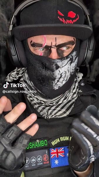 || MDNI || When your inspiration to do masktok follows you and you don't know what to do 😅 #masktok #BookTok #fyp #maskedmen #codcosplay