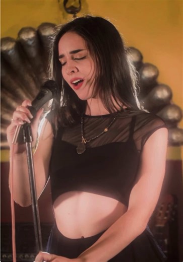 Para los amantes del Bolerito pa’! Escuchen Rendida al Corazon - Lisa Julieta ❤️🌹 disponible en todas las plataformas!! (Link en bio) #MusicaLatina #Bolero #ParaTi #Amor #Romantico