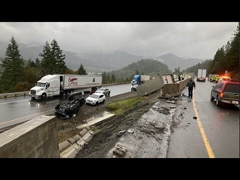 Bad Drivers Compilation 2021 | Car Crashes | Road Rage (USA & MORE)