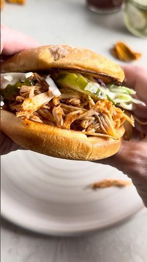 Easy Slow Cooker Shredded BBQ Chicken #slowcookerrecipe