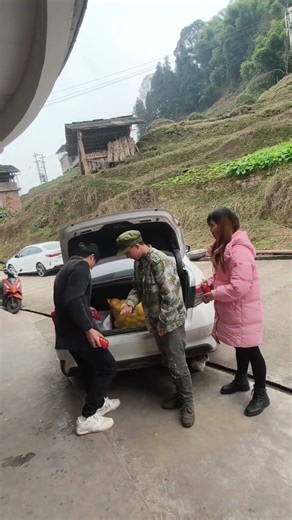 Good Deeds Go Unrewarded; Do The Poor Not Deserve Respect? #funny #adventure #love#humanity