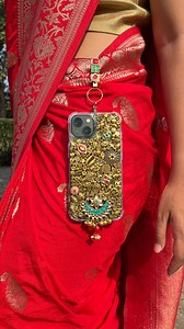Hands-free solution for this wedding season. All companies phone case available DM TO ORDER WhatsApp- 7567689261 #phonecase #phonecases #mobilecases #mobilecover #weddingphonecase #weddingmobilecase #goldphonecase #juda #slingcase #phonesling #case #explore #explorepage #handmade #handcrafted #exploremore #viralphonecase | Themaching