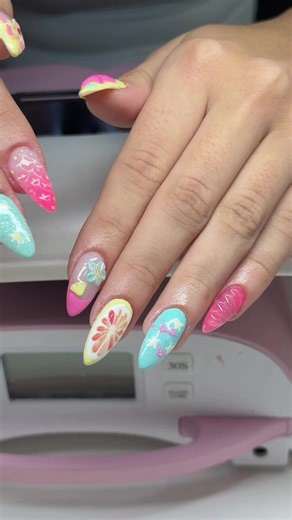 Nail Art Set Inspired by Hawaii