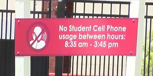SC districts move toward cell phone restrictions in line with state law