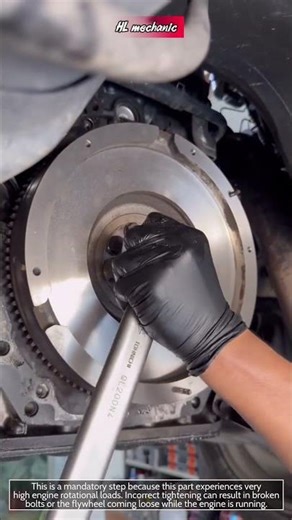 techniques for using a torque wrench #mechanic #technical #technique #torquewrench #tightening