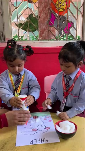 Cut, paste, smile, repeat! 💕🎨 #CraftTime #HappyLearners #TinyHands #Creativekids #Swati