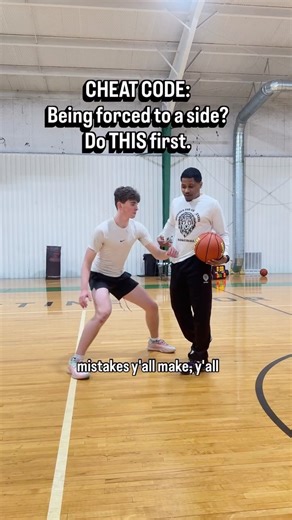 Daryl McCoy | Pro Basketball Trainer | Waco, TX on Instagram: "Most guards get forced to a side and panic. The defense WANTS you to attack full speed. That’s why the float dribble comes first. It slows the possession down, forces the defender to turn their hips, and shows you where the help is loading. Speed without information kills advantage. Control first. Punish second. This is how elite guards survive defensive game plans. ⬇️ Comment “FLOAT” if you’ve been forced baseline before. 💾Save thi