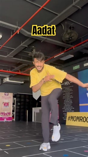 Aadat Dance | Yo Yo Honey Sing Ap Dilone #aadat #dance #shorts