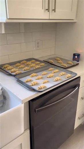 Baking is my therapy 💓 #asmr #bake #recipe #baking #satisfying #baker #bakewithme #bakingasmr