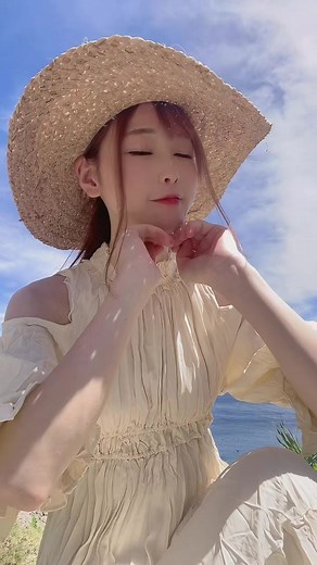 沖縄の美しいビーチでの赤ちゃんと外国人の可愛さ