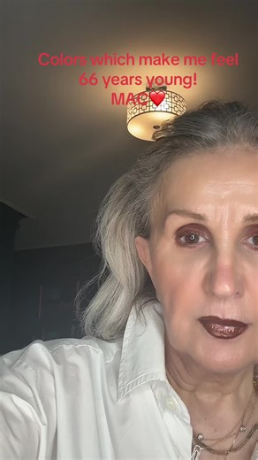 Playful colors for a youthful feeling #maccosmetics #MACBLUSH #matureskinmakeup #youthfulglow #blushtutorial