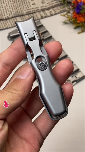 Quick and Sharp Nail Clippers for On-the-Go Trimming