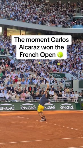 The entire crowd was on their feet for THREE-TIME Grand Slam winner Carlos Alcaraz! 🇪🇸 #rolandgarros #tennis #carlosalcaraz #spanish #champion