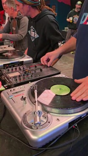 😂just realised we haven’t posted any scratch cafe video’s for a while so here’s a random one Loads of scratch nerds cutting it up #scratchdj #hiphopculture | Scratch Cafe Bristol