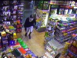 Armed Bandit Robs Sunoco Station