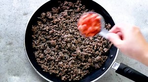 1.2M views · 208 reactions | Taco Tuesday meets Pizza Friday with this fun twist on the classic pizza crust! Printable Recipe Card ➡️ https://www.thegunnysack.com/tater-tot-taco-pizza/ | The Gunny Sack | Facebook