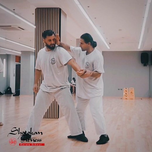 Shotokan Karate self-defense techniques against (wrist grabbing) easy to learn - Usu