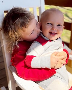 Breakfast time is CRAZY! Bridgette gets a new dance partner…AND Breck learns it’s better to crawl than claw at the END! 🐈‍⬛ | Plant Based Gabriel