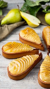 If apple and pear treats make your heart skip a beat, the «Apple and Pear Desserts» e-book is the perfect addition to your baking lineup! 🍎🍐 Whether you’re baking to spoil your family, wow your guests, or offer something special to your customers, these recipes will warm your home with the delightful scent of baked fruit, rich pastry, vanilla, and cozy spices. 😍 Imagine unveiling a gorgeous spread of apple and pear creations at your next gathering—the sweet aroma alone will have everyone comi