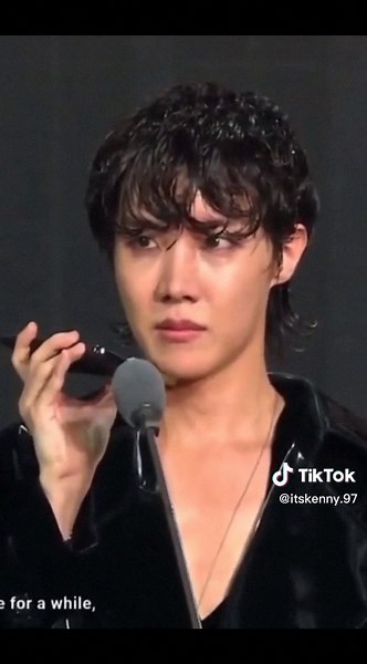 Seokjin Shouting 'ARMY' and Emotional Moments | BTS Fans Reactions