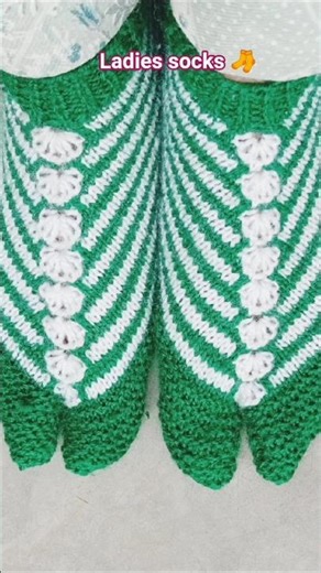 Make designer socks in two colors. #socks #ladies #design #youtube #shorts #video