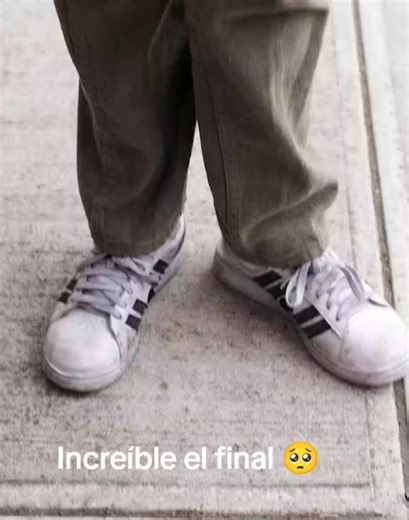 🎬🎬🎬🎬 ... #films_scenes #netflix #hbo #entretenimiento #chicas #chicos #cine #pelis #peliculas #lacasadepapel