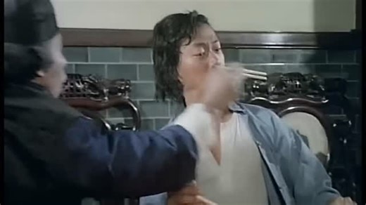 @fight_scenes_movies on Instagram: "The Buddhist Fist - Dinner with a vampire Directed by Yuen Woo-Ping (1980) Plot : Aspiring barber and experienced kung-fu fighter Shang learns that his childhood friend, Siu Ming, has been framed for murder by an unknown villain. When Shang begins looking into the crime, he soon finds himself the target of an assassination attempt. Who is behind all these crimes, and can Shang stop them? #thebuddhistfist #fozhangluohanquan #yuenshunyee #tsuisiuming #fanmeishen