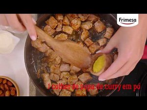 Coxão mole suíno ao molho de curry, amêndoas e abacaxi