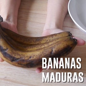 Muffins de banana , integrales y #SinAzúcar ✅ ¿Qué más querés para esta tarde? Acá la receta completa http://www.paulinacocina.net/muffins-integrales-sin-azucar-magdalenas/10996 | Paulina Cocina