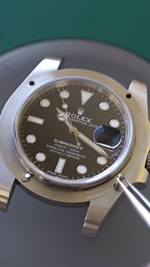 @horologyxchange on Instagram: "Reassembly of a Rolex submariner🤿 Something about a submariner bezel click that’s just so satisfying.. how does the refinish look on this piece🤔⬇️ #rolex #rolexsubmariner #rolexwatches #submariner #rolexgmt #rolexero #rolexexplorer #rolexvintage #watchmaking #sub #116610LN #rolexwrist #daydate #watchmaking"