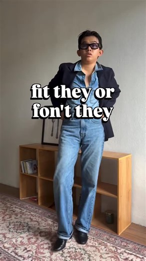 Dan Hakimi on Instagram: "@aimexjohn has no right to have this kind of drip. Some of you still think you can't wear denim with tailoring, or that you can't wear black with blue at all... catch up. Get yourself a denim shirt, some mid-light wash jeans, and some black pebbled grain loafers. Do it. Yes, you can let your collar points run over your jacket. Yes, you can wear a double breasted jacket open. No, double breasted jackets aren't inherently super formal. Yes, they are better than single bre