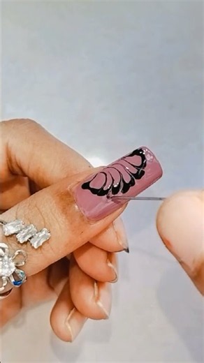 simple nails arts tutorial 💅🏻✨🌺 ll trendy Nails design 💅🏻✨ ll #nailsdesignclub #nailart