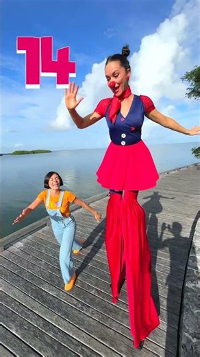 Christina y su amiga muy alta cuentan a 20! ‪@playwithcataplum‬ #123andres #cancióndenúmeros