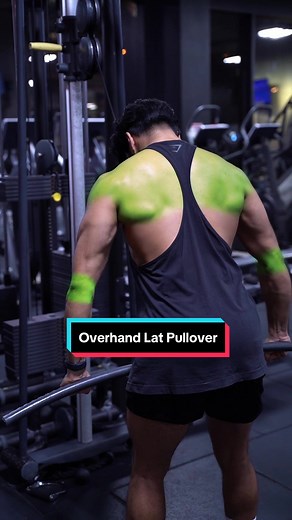 Carve your Body with Overhand Lat Pullovers ⚠️ . Here is one of my favourite Back Finishers I add into my program to build a Nice Looking Back. 🔥 NOTE:: This is a Variation of the exercise and the purpose is to emphasize the Mid/Upper Back Musculature. Here are the 4 main Form Tips that you want to use to maximize this Variation! ⚠️ Form Tip #1: Instead of having your hands close in, you want to have your hands 2-3” outside Shoulder Width. ⚠️ Form Tip #2: Instead of Having a Regular Grip, rest 