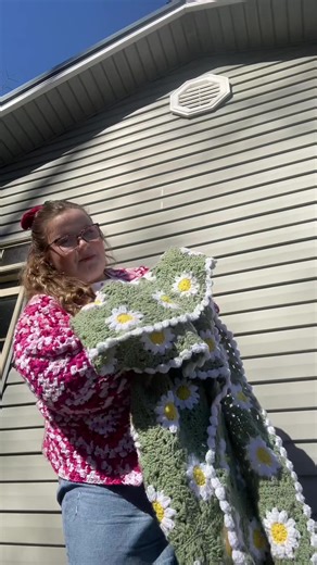 Crochet flower blanket 💗💗@Franni Cash I love this song so much 💐💐#lovelikejesus #crochet #frannicash #wildflower