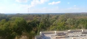 🌈 Victoria Falls Rainbow Hotel – Victoria Falls, Zimbabwe 🇿🇼 Located just minutes from the majestic Victoria Falls, Victoria Falls Rainbow Hotel offers comfort, convenience, and warm Zimbabwean hospitality. ✨ Why stay here? Comfortable, well-equipped rooms Swimming pool & restaurant on site Friendly service Ideal base for exploring Victoria Falls & activities 📞 Contact: 263 83 284 4583 | Discover Zimbabwe