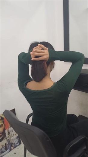 How to Style Your Hair into a Bun Effortlessly