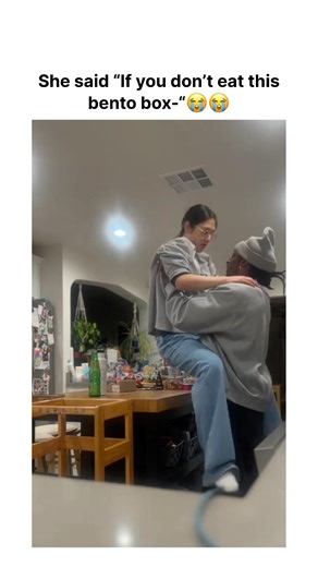 The stop sign was turning green 🤣 (via-nana.qchan/tt)