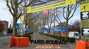 🎬 Retour en vidéo sur ce fabuleux Paris-Roubaix 2023... Bravo à Alison Jackson et à Mathieu Van der Poel 🚴‍♀️🚴 A l'année prochaine ! | Ville de Roubaix
