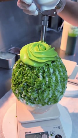 ふわふわ抹茶エスプーマかき氷｜新宿 氷おばけのおすすめ