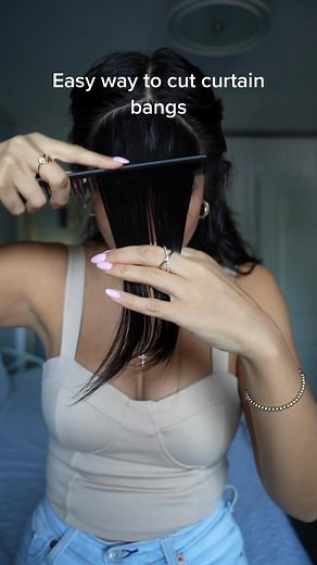 2.5K views · 22 reactions | #curtainbangs #curtainbangtutorial #curtainbanghack #haircut #haircuttutorial #fallhairtrends2022 #fallhairstyles #fallhair #hairtutorial #haircut #haircutideas #fyp #foryoupage | Mariaaiellohair | Facebook