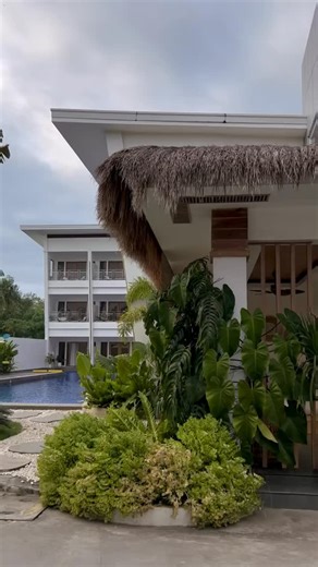 Pack your bags and come to Bohol — where the ocean feels a little more romantic and life slows down just enough. Stay with us at Molly Resort and enjoy the comfort, calm, and charm of a true island getaway. 🌴✨ 📷：@jiessieeeee ————————————————— A Balinese style resort on BOHOL Island COME IN AND ENJOY | Molly Resort Bohol