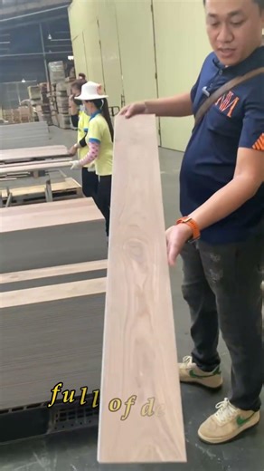 Veneer (Natural) SPC, combines a natural wood veneer surface with a solid SPC core