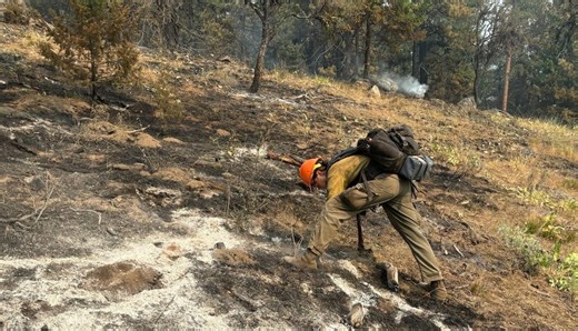 Thick smoke from other big blazes helps cool 121,000-acre Falls Fire on Malheur National Forest, now 15% contained