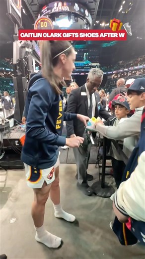 Caitlin Clark gave away her game worn unreleased Kobe shoes to these lucky young fans 🥺