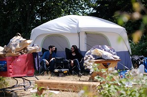 This App Lets You Give Money to Homeless People From Your Phone