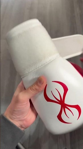 The best boxing gloves sound 😍 #asmr #satisfying #boxinggloves