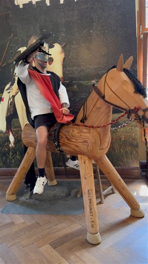 While Henry was getting a tattoo Tu and Lewis took over this castle in Trechtingshausen #ontour #tourdiaries #tourdiary #band #metal #music #alienweaponry #maori Video by @lexi_laybourn | Alien Weaponry